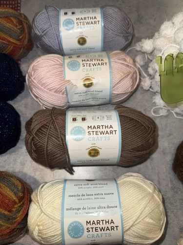 24 Ct Red Heart Yarn Martha Stewart Crafts, Vanna White Van His Choice Glamour  - Picture 6 of 9
