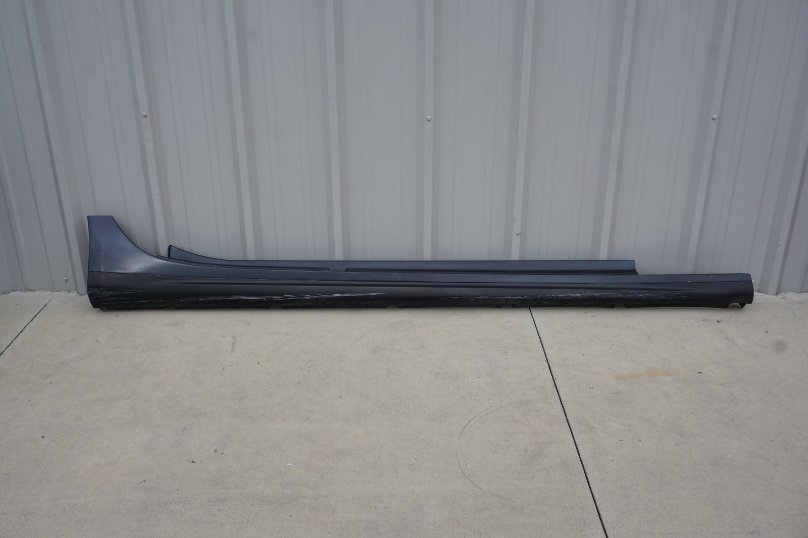 2014 - 2022 Maserati Ghibli Right Passenger Side Rocker Panel Skirt Molding OEM
