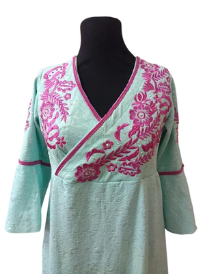 Handmade Algerian Gandoura - Light Blue Brocade Kaftan with Pink Floral Embroide - Photo 1/4