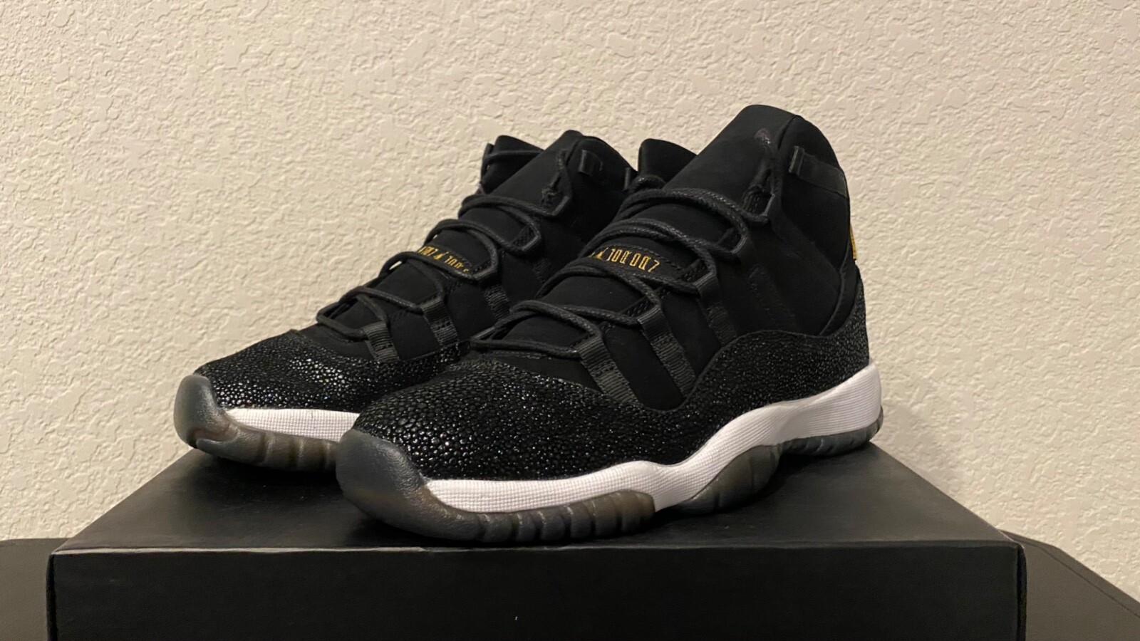 jordan 11 glitter black Off 55% - yaren.com