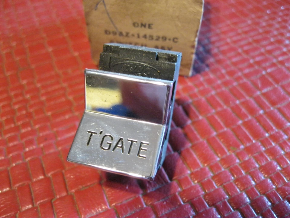 Nuevo de Lote Antiguo Ford LTD 1979, Country Squire vagón puerta trasera ventana interruptor Foto 2 de 3