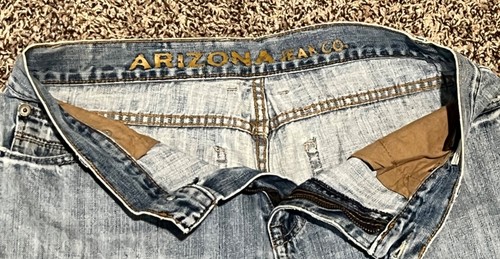 Arizona Jeans Men’s 33x30 Lighter Blue Original Low Rise Boot Cut - Picture 2 of 6