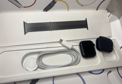 Apple Watch Series 7 - 41mm Midnight Aluminum