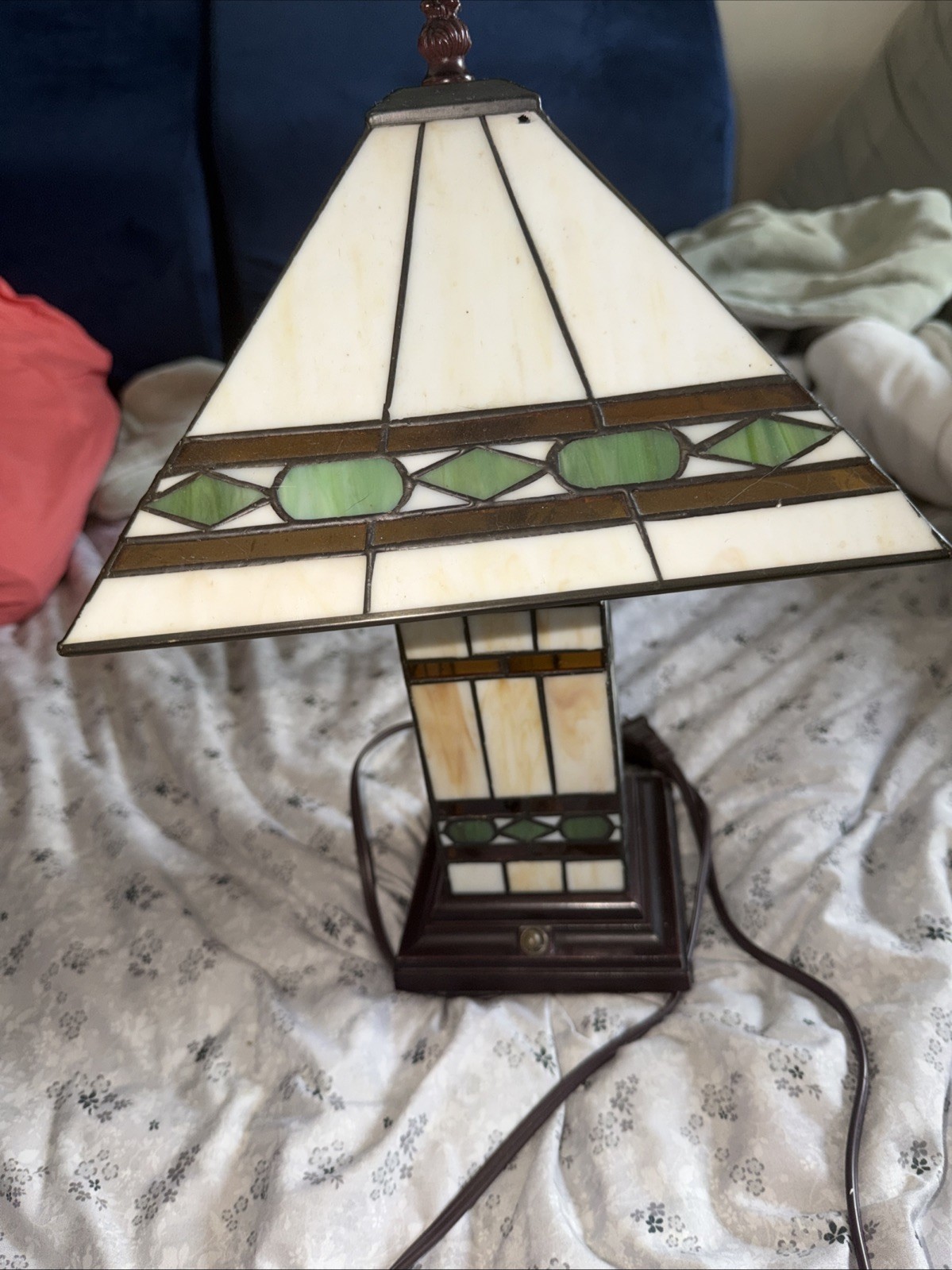Tiffany Style Mission Arts & Craft Style Stained Glass Table Lamp 15