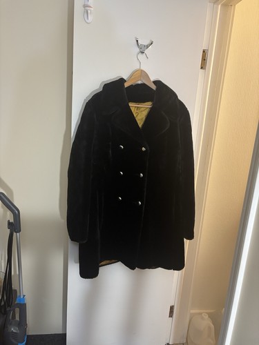 Mob Wife Faux (?) Fur Coat