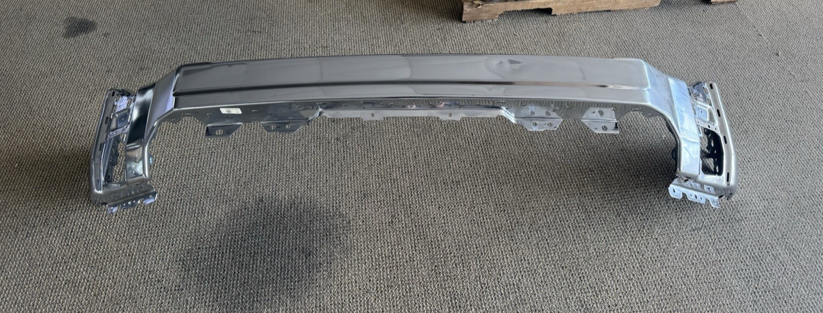 e513003ambassadeur　３５００CDL 2024 2025 Sierra 2500 3500 HD Front Chrome Bumper No Park 85660152