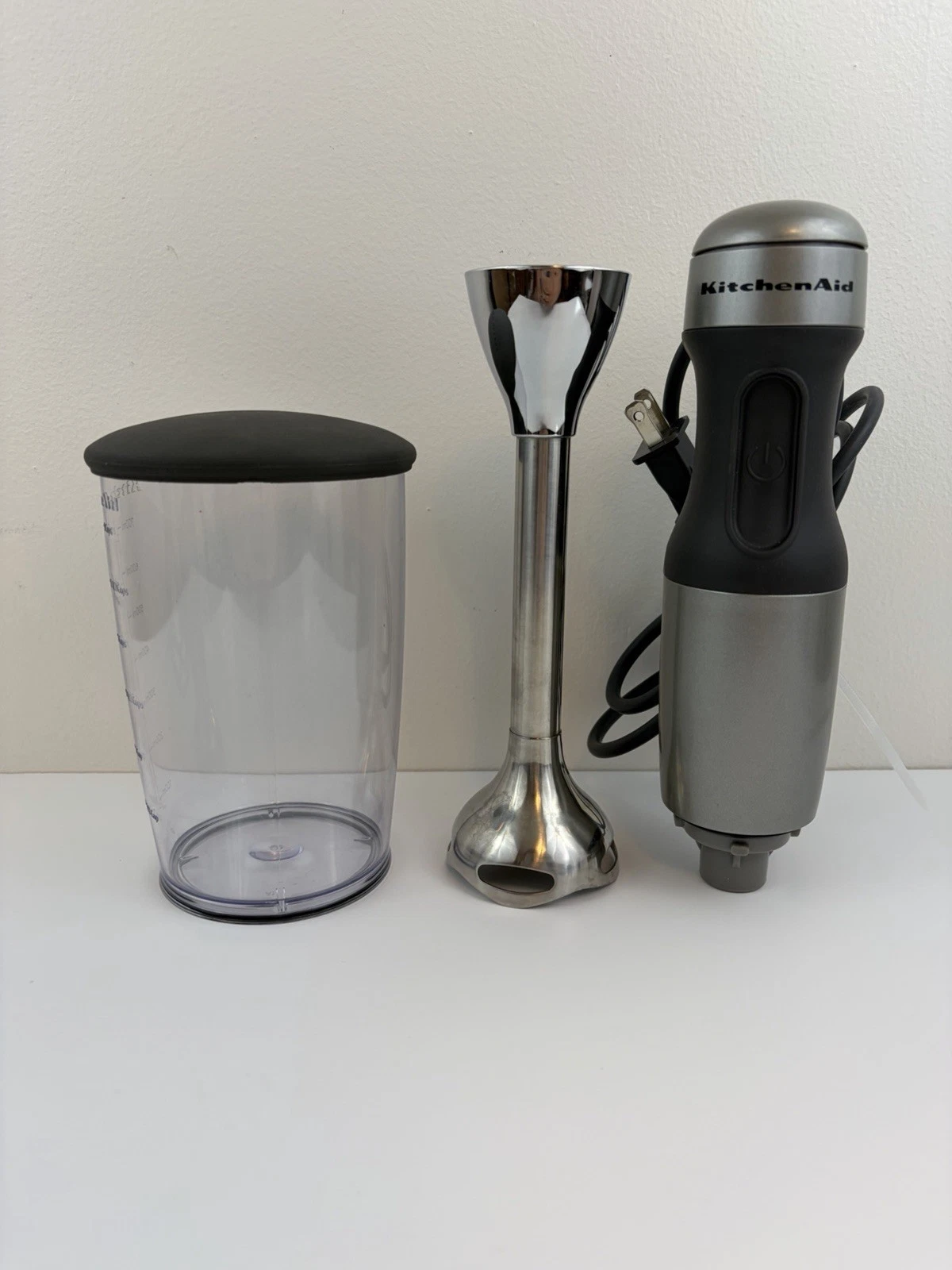 Kitchen Aid Immersion Blender, KHB1231CU Two Speed Works! Cup & Lid Silver/Gray
Opens in a new windo