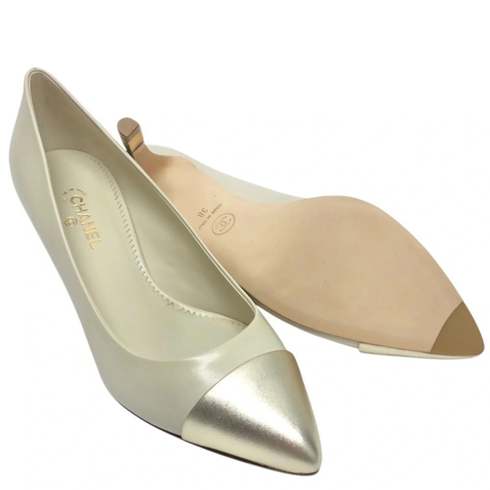Chanel Ivory Lambskin Leather Gold Cap Pointed Toe CC Kitten Heels Size 38 image 2