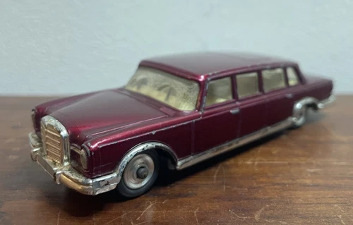 Corgi Toys Mercedes-Benz 600 Pullman 246/247 – Working Wipers – Maroon