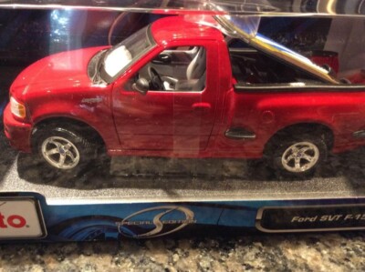 MAISTO Ford SVT F-150 LIGHTNING RED 1:21 SCALE - RARE WITH