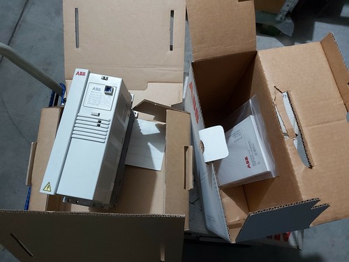 ACS 141-2K7-1 ABB INVERTER - 第 1/3 張圖片