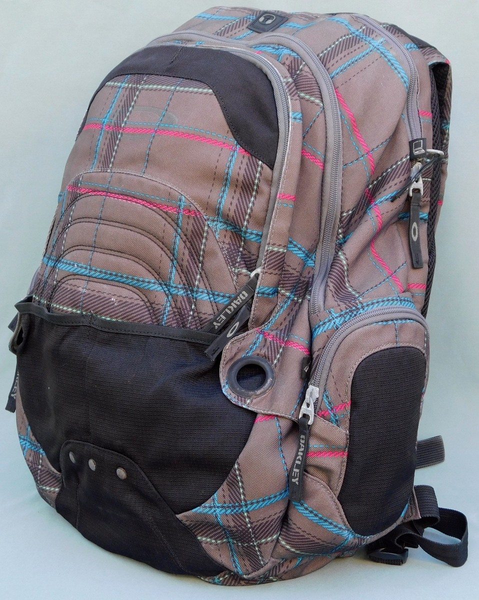 Y2K 2000s VINTAGE OAKLEY FLAK PACK 3.0 TACTICAL BACKPACK RARE GRAY