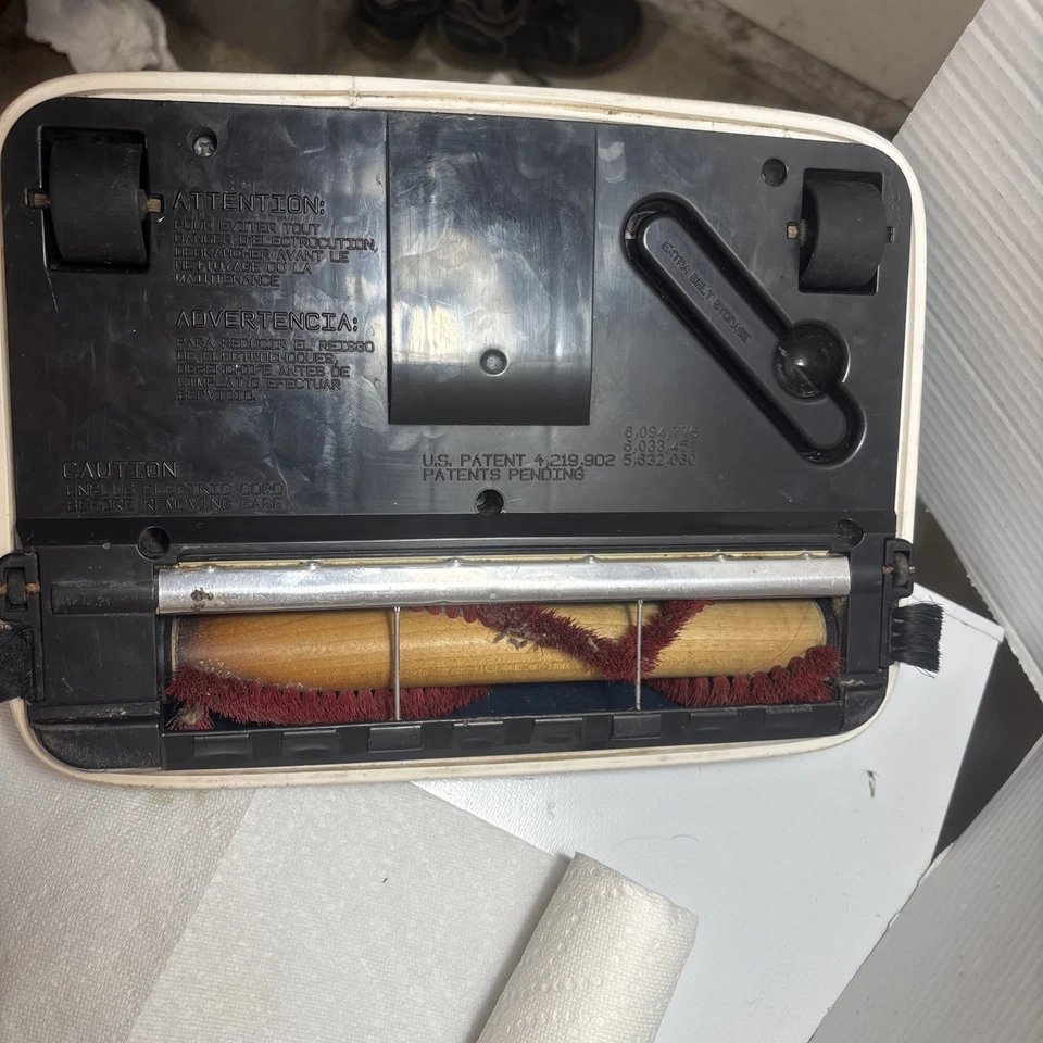 Nice Oreck 10lb XL2310RS Buckmaster Lightweight Upright Vacuum - Tested - Image 3 of 4