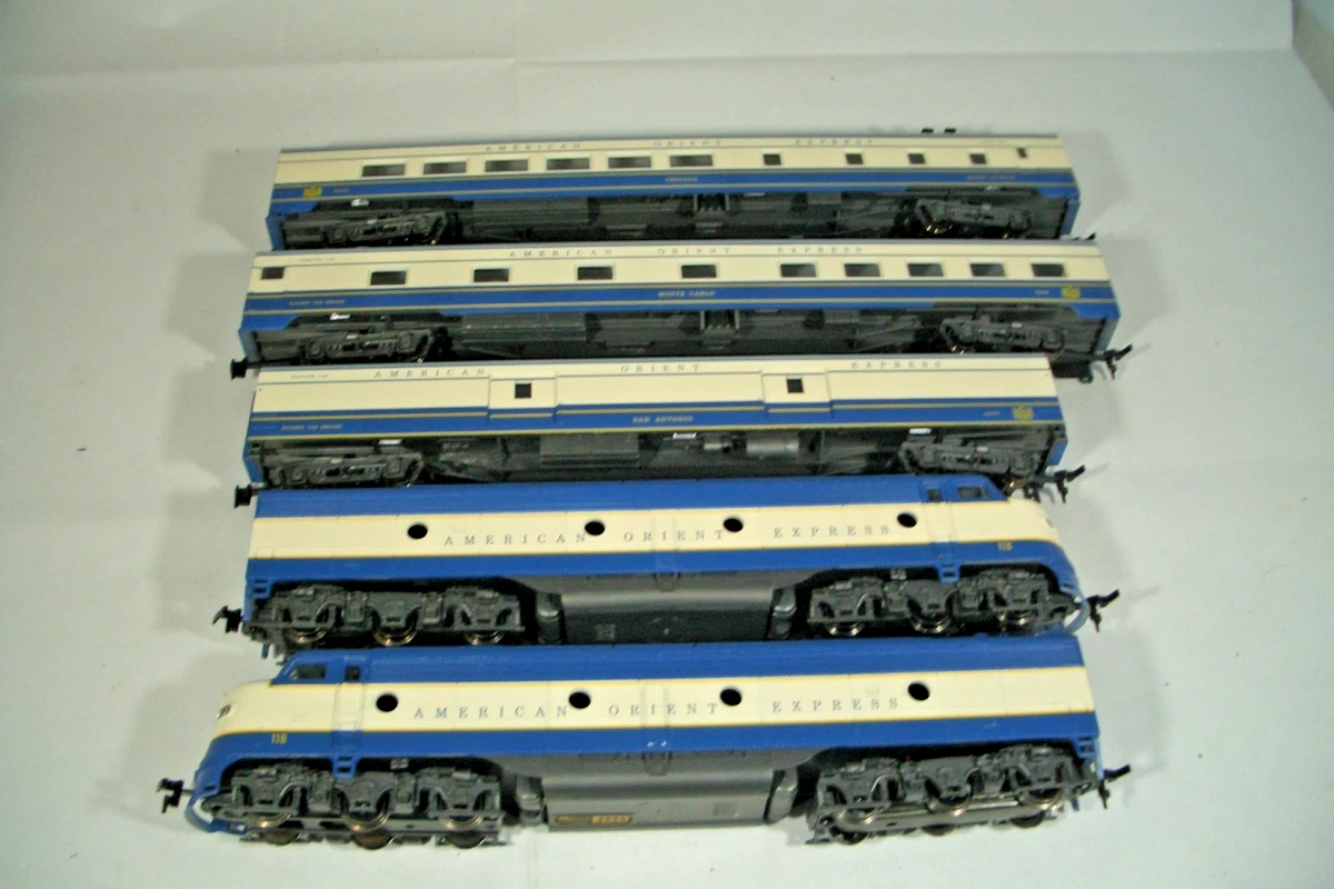 Rivarossi Orient Express HO Model Railroad Passenger Cars for sale