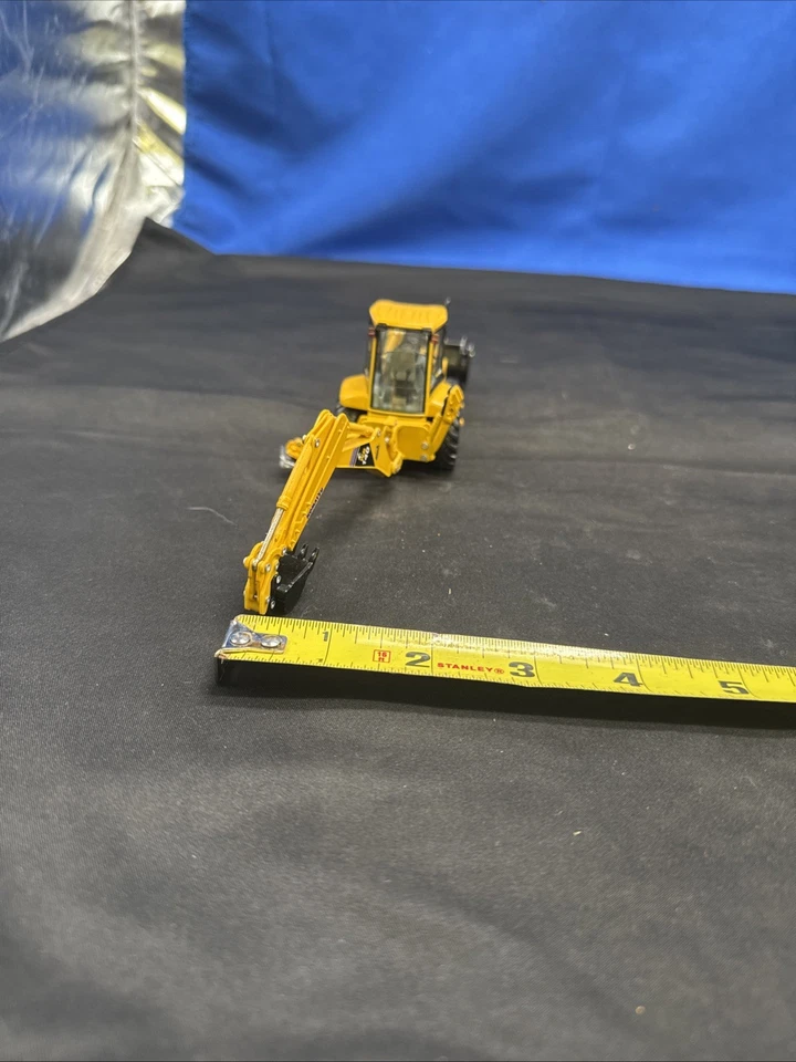 Retroexcavadora cargador tractor Komatsu WB140 de 1ª marcha escala 1:50 A2C Foto 4 de 4