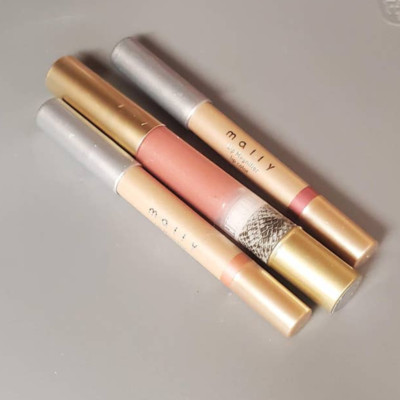 MALLY LOT Lip Magnifier Color Tulip Flushed High Shine Liquid Lipstick Raspberry