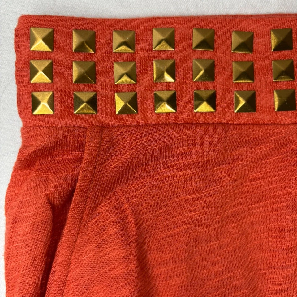 Falda Rock & Republic Talla L Coral Tachonada Dobladillo Alto Tirar de Banda Ancha Bolsillos Foto 3 de 4