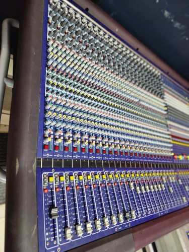 Midas Herritage 3000 Analogue console - Picture 2 of 9