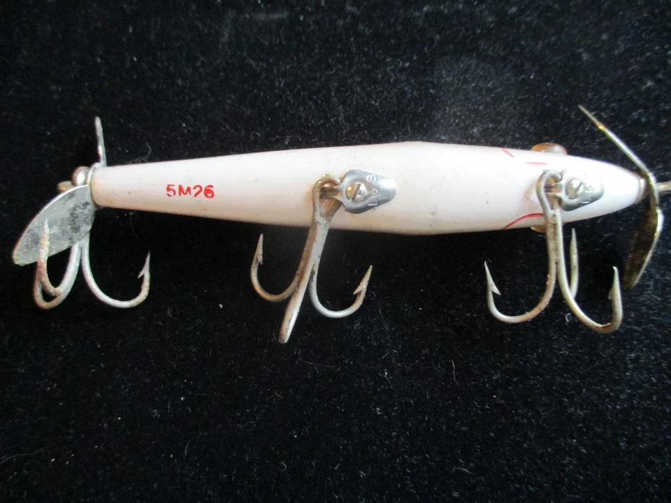 Lot of (2) Vintage L&S MirroLures, 3" 1/4oz 21M and 3 1/2" 1/2oz 5M26. Topwater - Image 4 of 4