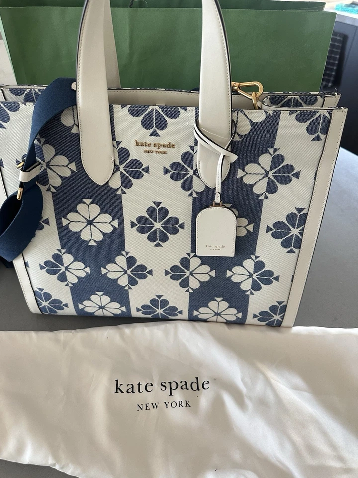 Kate Spade New York Manhattan Spade Flower Jacquard Large T - image 3 of 4
