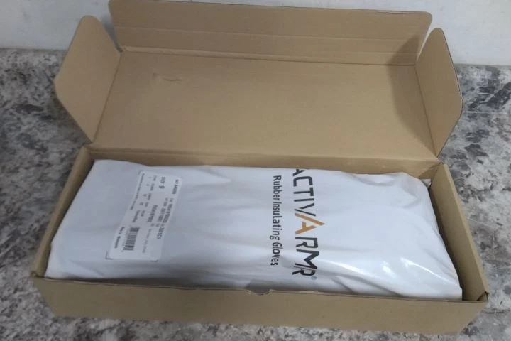 Activarmr RIG418YBSC Size 9 18 In Length Electrical Insulating Gloves
