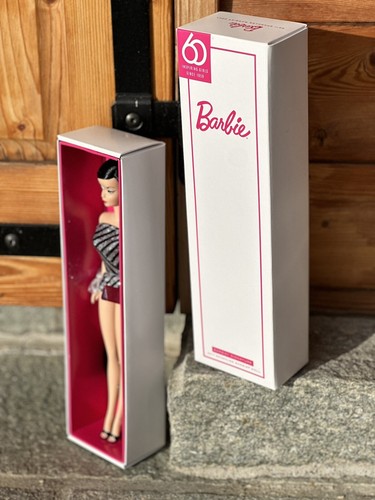 BARBIE 60th sparkle PLATINIUM signature inspiring girls 1959 2018 NRFB #FXD73 - Foto 2 di 24