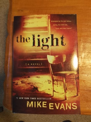 DAS LICHT VON MIKE EVANS - GROSSES TASCHENBUCH