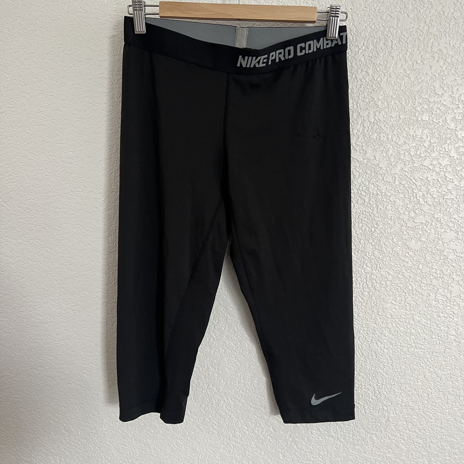 Nike Pro Combat Training Capri Compression Leggin… - image 1