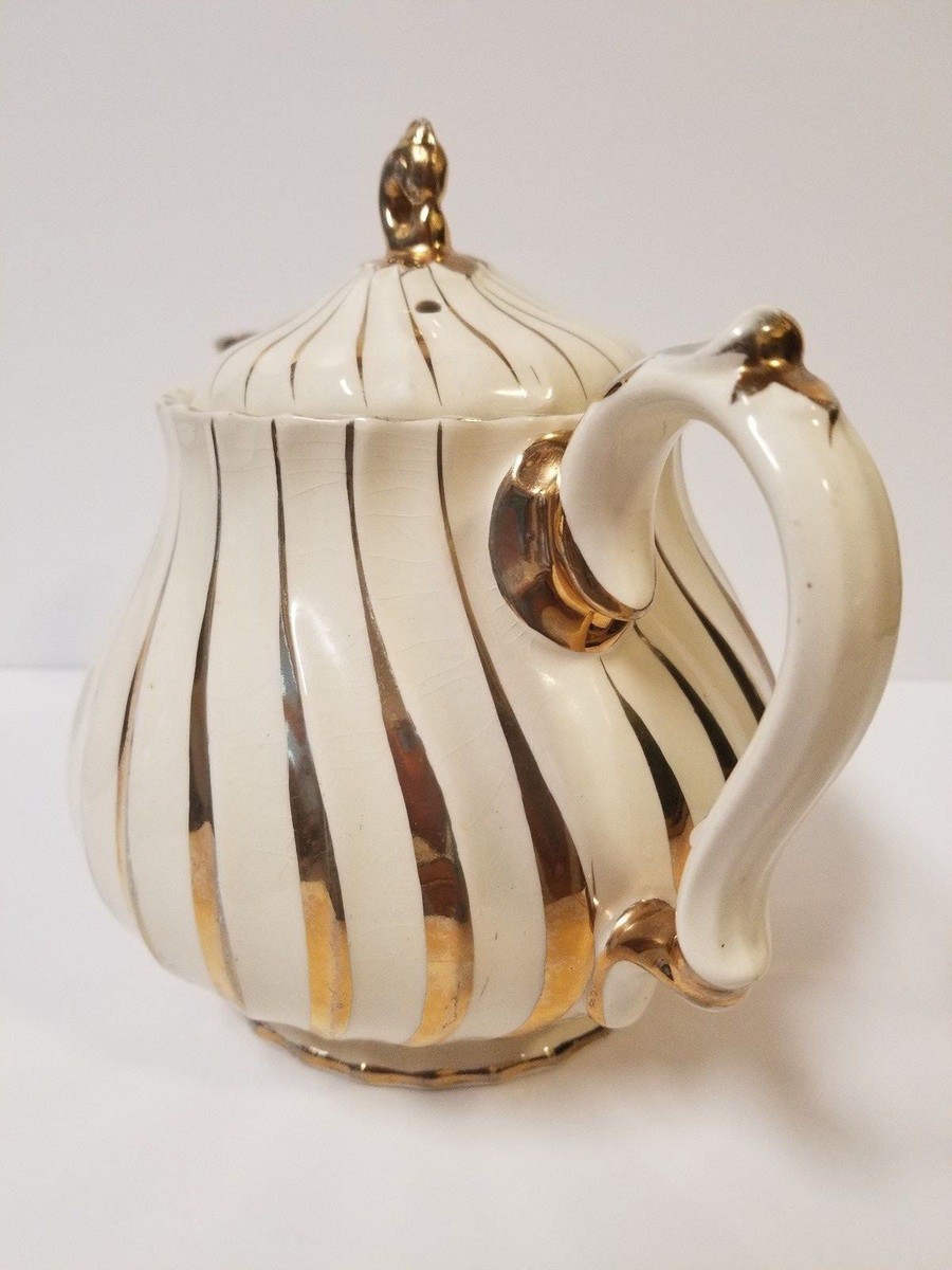 Vintage Sadler Ivory and Gold Swirl Teapot No.2737 England Vintage Sadler Ivory and Gold Swirl Teapot No.2737 England