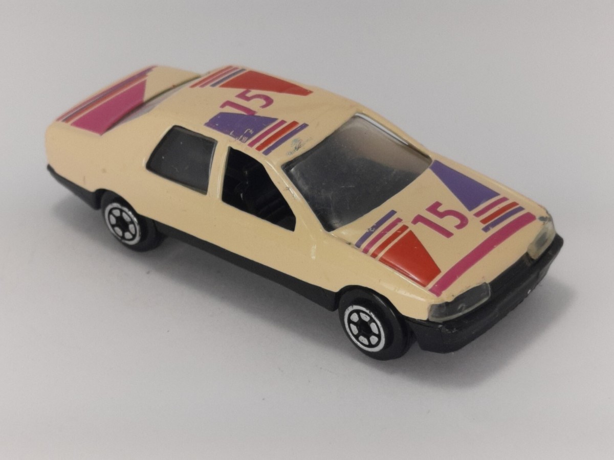 Vintage Yatming #815 Cream Ford Sierra Sapphire 1/64 Diecast
