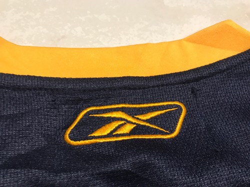 Reebok Buffalo Sabres Ryan Miller NHL STITCHED Jersey Youth S/M - Picture 9 of 10