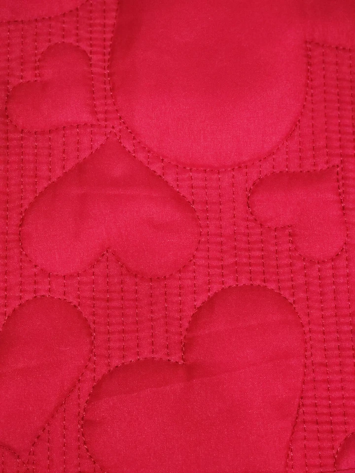 Colchonetas Cynthia Rowley rojas corazones hinchados 4 piezas poliéster acolchado Foto 2 de 4