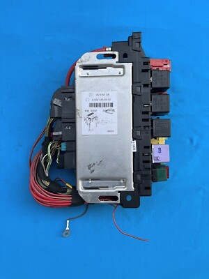 2000-2006 Mercedes Benz  W220 S430 S500 SAM Rear Fuse Box Relay A 032 545 84 32