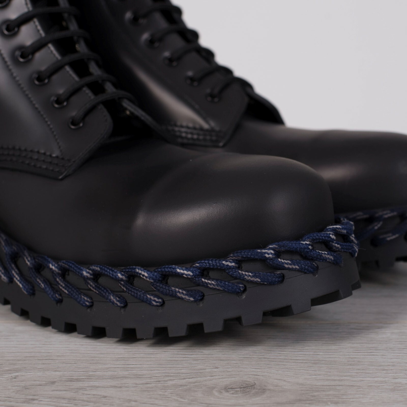 BALENCIAGA 1290$ Laced Combat Boots 