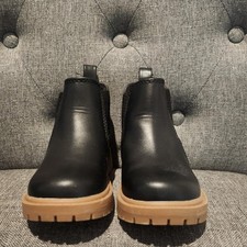 Old Navy Kids Black and Tan Boots