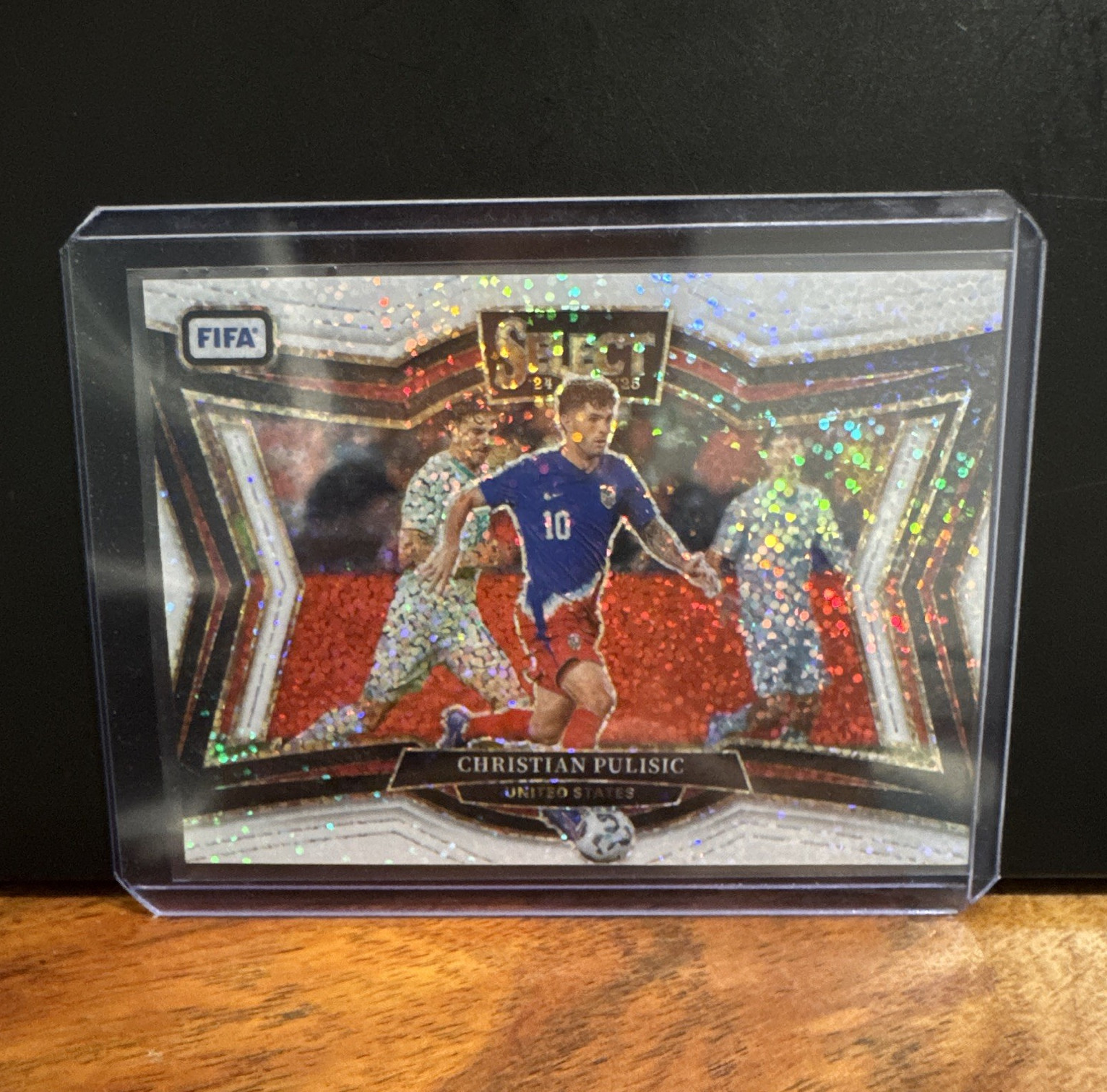 Panini 2024-25 Select FIFA Soccer Field Level Christian Pulisic white sparkle SP