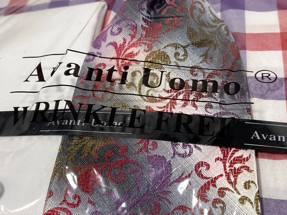 Avanti Uomo Para hombres Camisa de Vestir Púrpura Corbata Pañuelo Conjunto Cuello Piedra Barra Puño Francés Foto 2 de 4