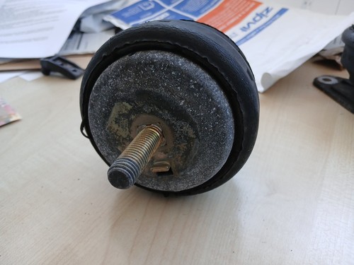 Volvo 480 Engine Mount - Picture 6 of 6