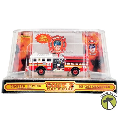 Code 3 City of New York Fire Engine 1998 Die Cast Vehicle