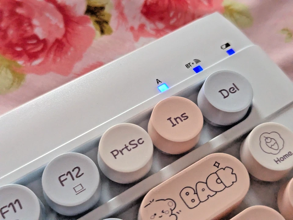 SADES KO2 Wireless Bluetooth Keyboard, Portable 84-key Typewriter Round Keycaps - Image 4 of 4