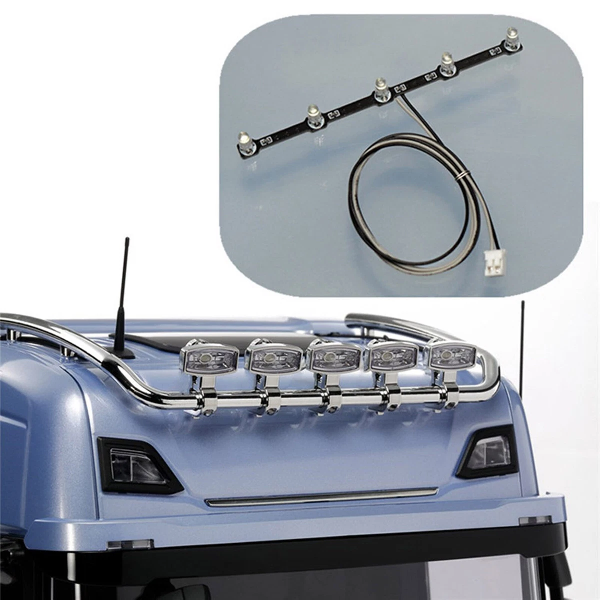 Spotlight for truck roof outlet