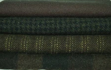 HAND DYED RUG HOOKING WOOL Mill-Dyed ~ "OLDE ENGLISH LICORICE" (4-pc collection)