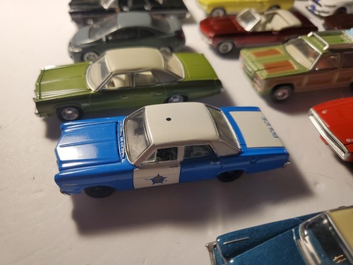 Premium Lot Of 32 Greenlight Cars Trucks Camper Tractor Junkyard Lot - Picture 7 of 24