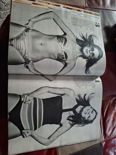 VANITY FAIR MAGAZINE 1968 - Picture 17 of 24