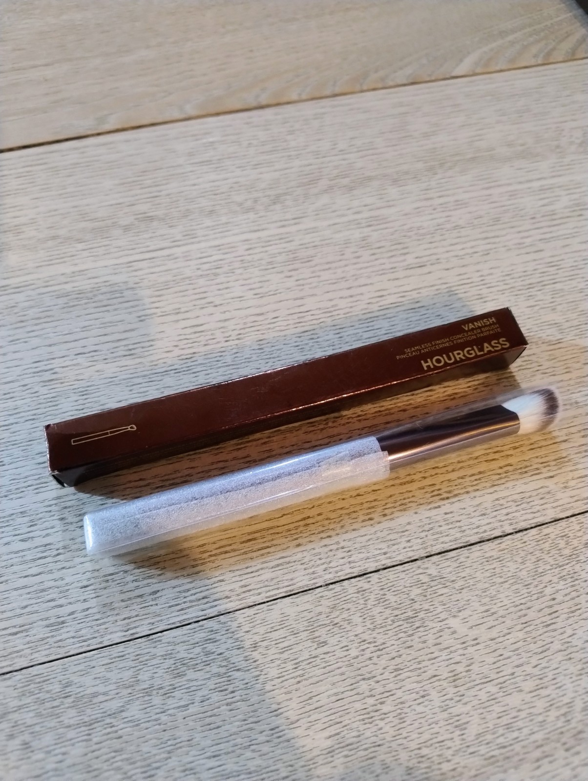 Hourglass Vanish Seamless Finish Concealer Brush