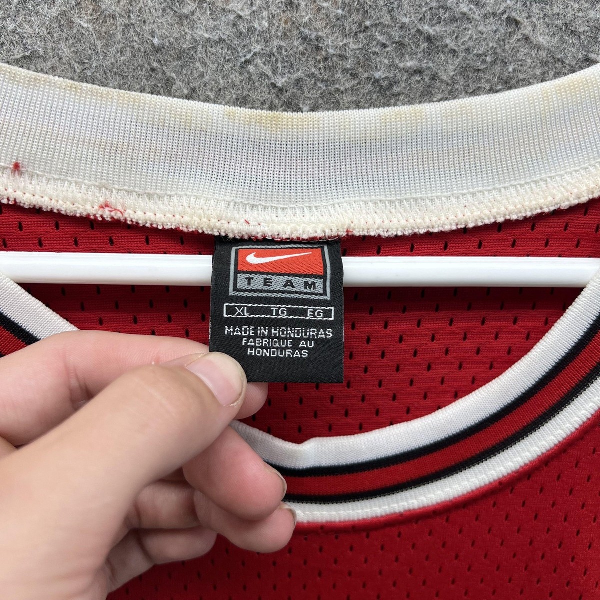 Vintage Michael Jordan Chicago Bulls Jersey Mens XL Red NBA Nike