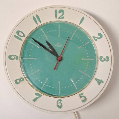 Vintage Lux Wall Clock by Robert Shaw-Fulton Turquiose and White 5171 See Video