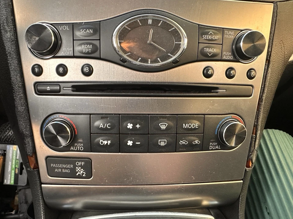 2010 Infiniti G37S CLIMATE CONTROL NAVI SCREEN INFO CONTROLS - Image 3 of 4