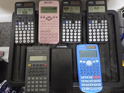 Konvolut 6x wissenschaftliche Taschenrechner. Scharf. Casio. ClassWiz.