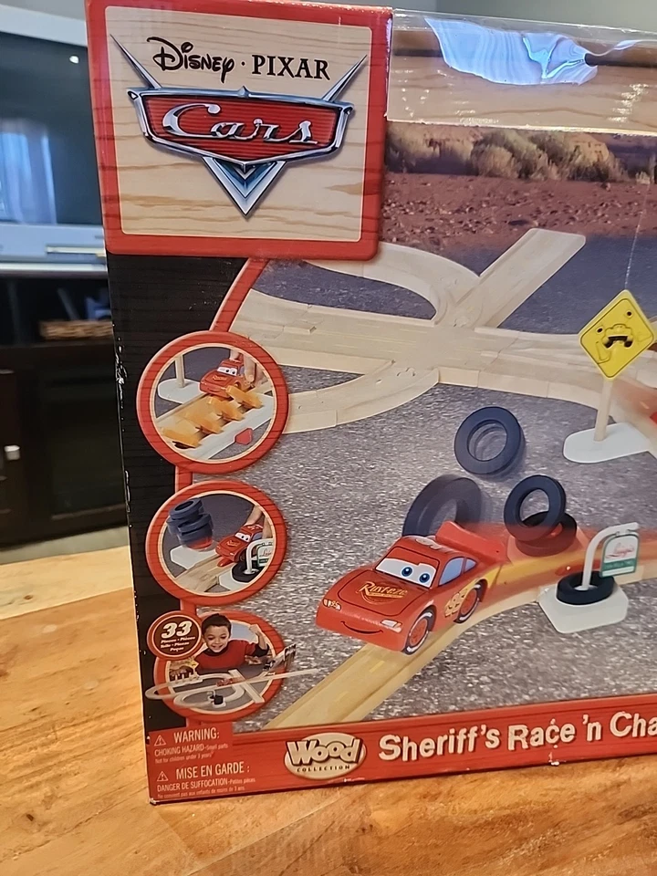 Disney Madera Pixar Coches Sheriff's Race'n Chase Madera Colección Pista Incompleta Foto 2 de 4